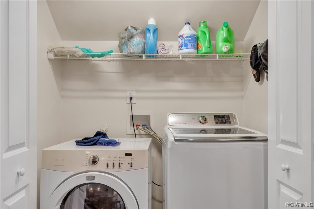 4211 Bridgewood Road Midlothian, VA 23112 - Photo 13 of 27 a utility room with dryer and washer