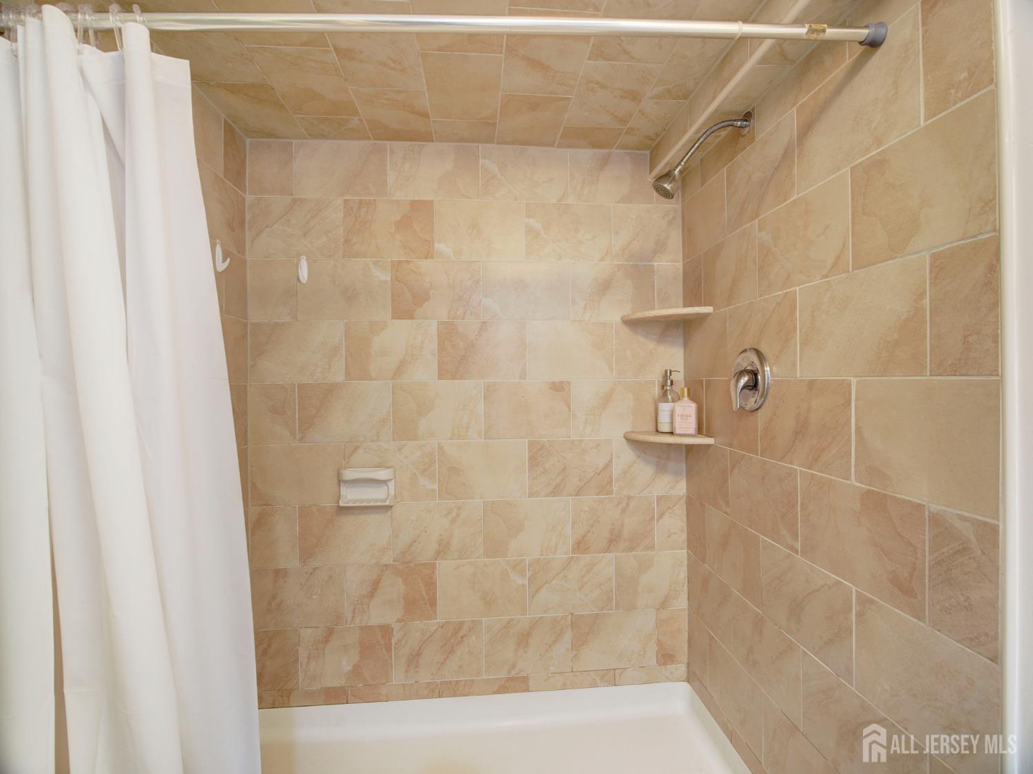 451 Burroughs Terrace Union, NJ 07083 - Photo 15 of 22