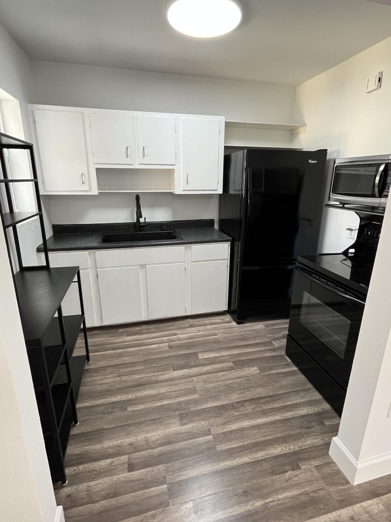 901 Hampton Road West Palm Beach, FL 33405 - Photo 3 of 9 beyc67e09007f03f3