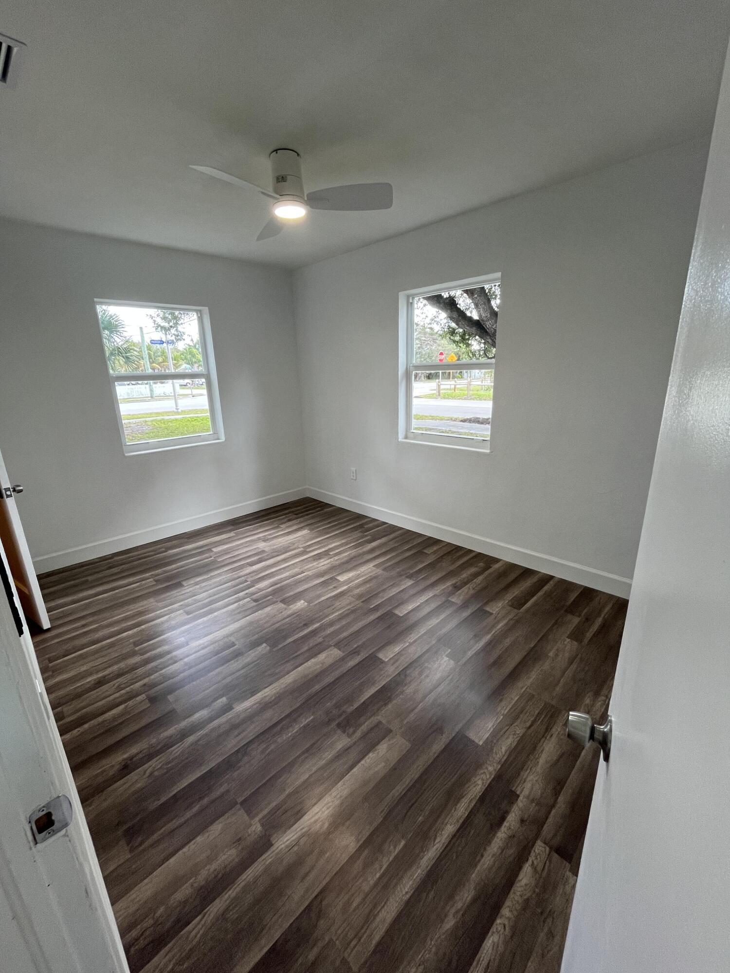901 Hampton Road West Palm Beach, FL 33405 - Photo 5 of 9 beyc67e09010b4761