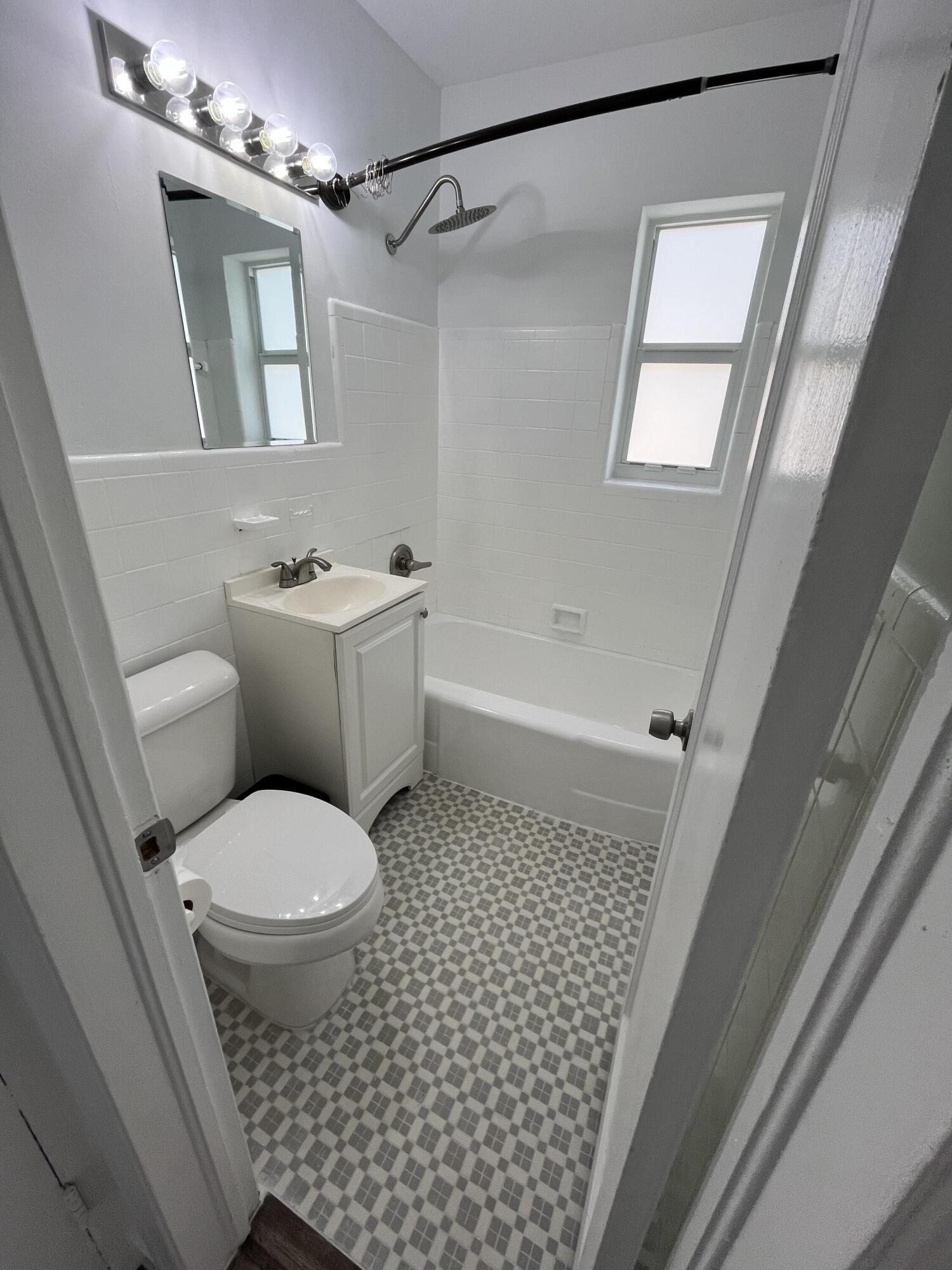 901 Hampton Road West Palm Beach, FL 33405 - Photo 8 of 9 beyc67e0901e7d106