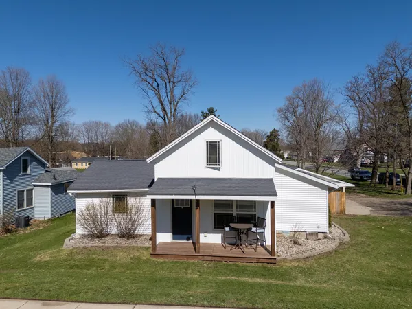 $259,999 | 24340 Front Street, Mattawan, MI 49071