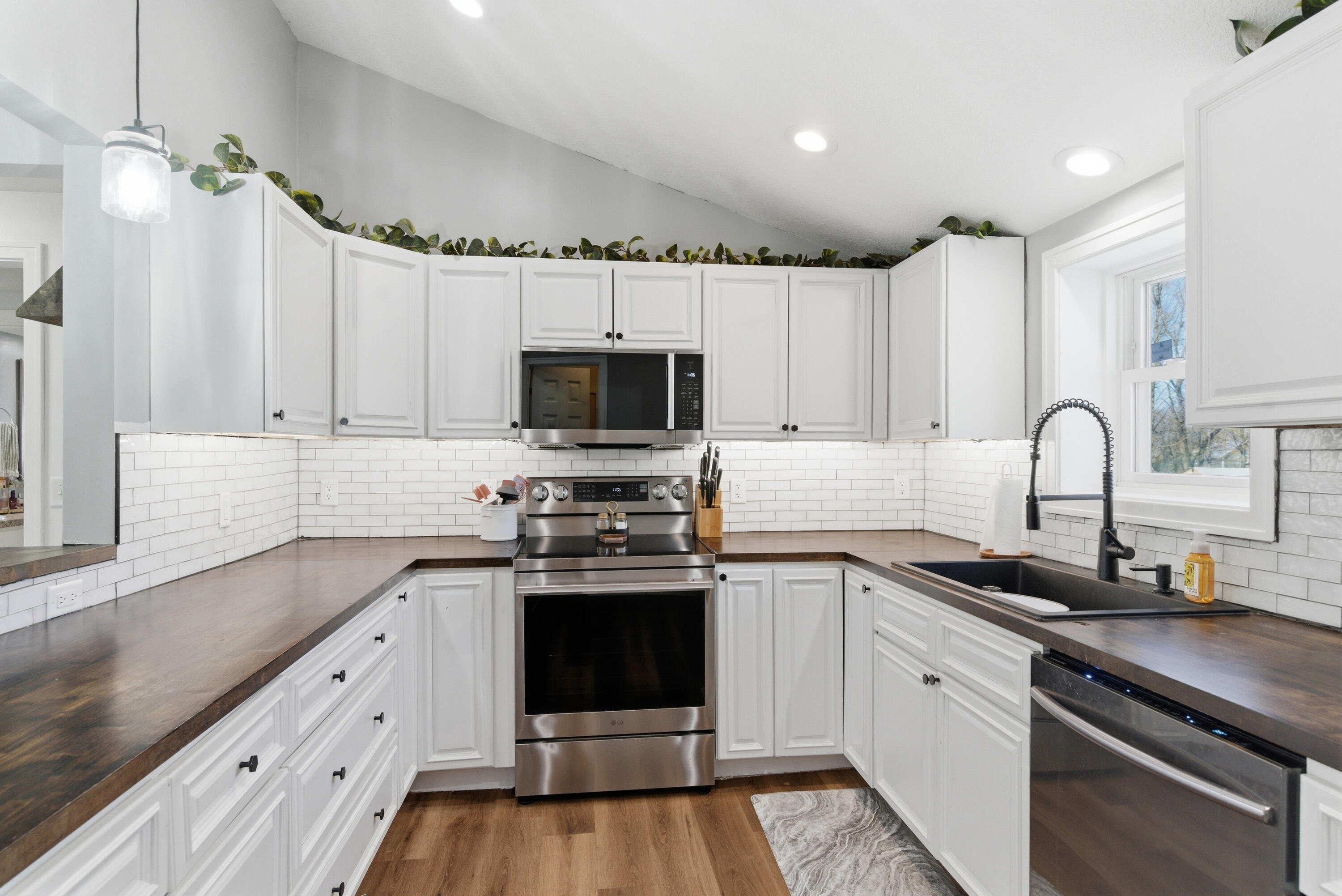 24340 Front Street Mattawan, MI 49071 - Photo 11 of 32 DSC09002