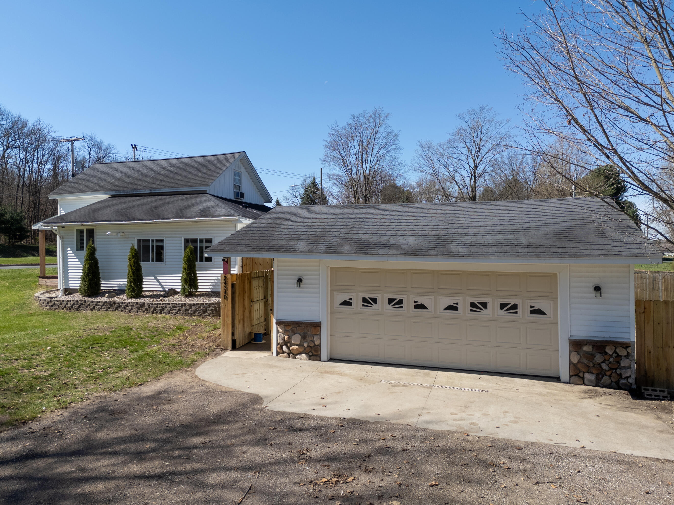 24340 Front Street Mattawan, MI 49071 - Photo 4 of 32 DJI_20260411112841_0686_D