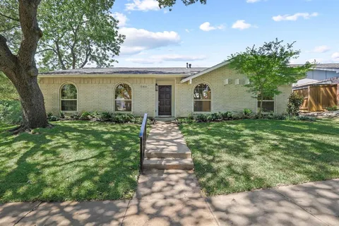 $699,000 | 10801 Middle Knoll Drive, Dallas, TX 75238