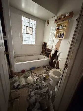 $19,000 | 14801 Paulina Street, Harvey, IL 60426