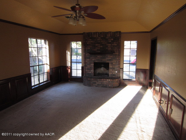 6010 Rutgers Street Amarillo, TX 79109 - Photo 4 of 10 living rm view 1