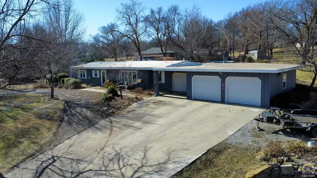 $339,500 | 2021 Morningside Drive, Emporia, KS 66801