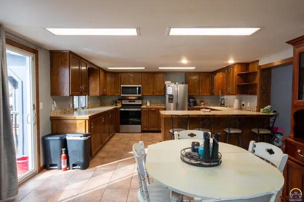 $329,500 | 2021 Morningside Drive, Emporia, KS 66801