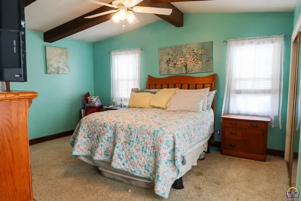 $329,500 | 2021 Morningside Drive, Emporia, KS 66801