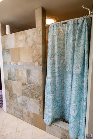 $329,500 | 2021 Morningside Drive, Emporia, KS 66801