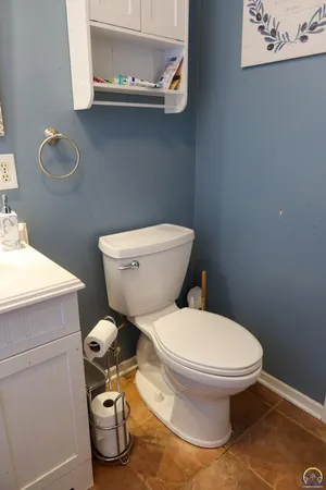 $329,500 | 2021 Morningside Drive, Emporia, KS 66801