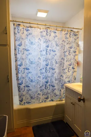 $329,500 | 2021 Morningside Drive, Emporia, KS 66801