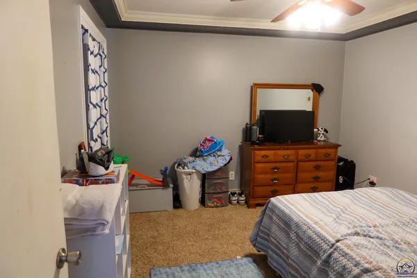 $329,500 | 2021 Morningside Drive, Emporia, KS 66801