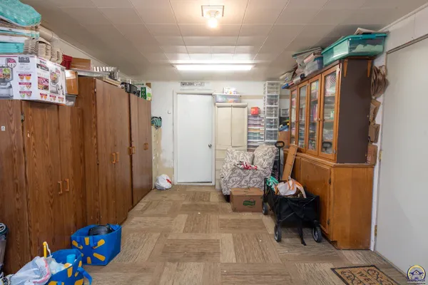 $329,500 | 2021 Morningside Drive, Emporia, KS 66801