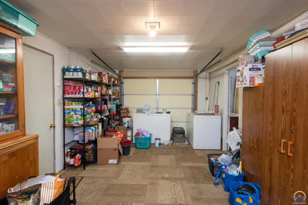 $329,500 | 2021 Morningside Drive, Emporia, KS 66801