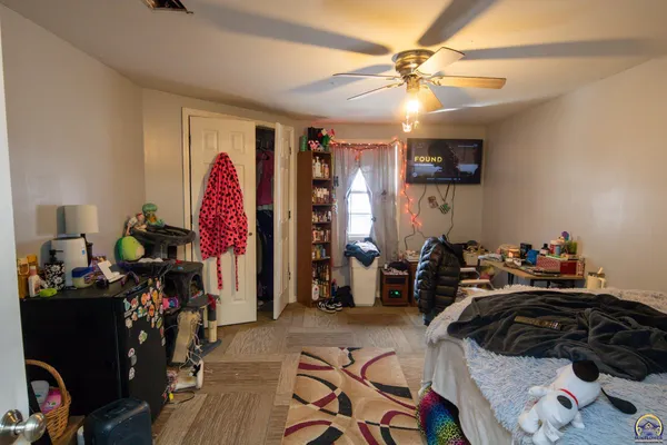 $329,500 | 2021 Morningside Drive, Emporia, KS 66801