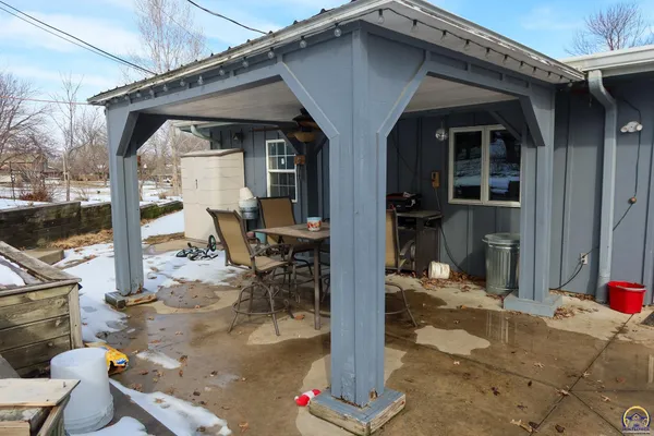 $329,500 | 2021 Morningside Drive, Emporia, KS 66801