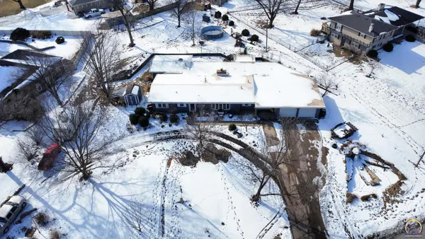 $329,500 | 2021 Morningside Drive, Emporia, KS 66801