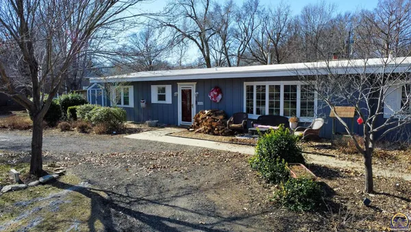 $329,500 | 2021 Morningside Drive, Emporia, KS 66801