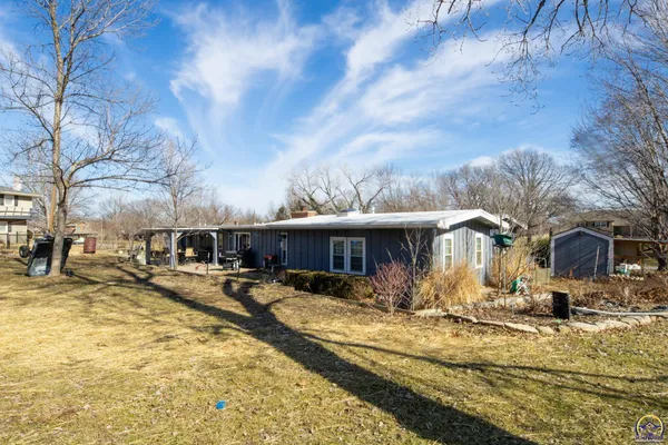 $329,500 | 2021 Morningside Drive, Emporia, KS 66801