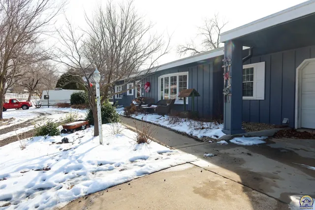 $339,500 | 2021 Morningside Drive, Emporia, KS 66801