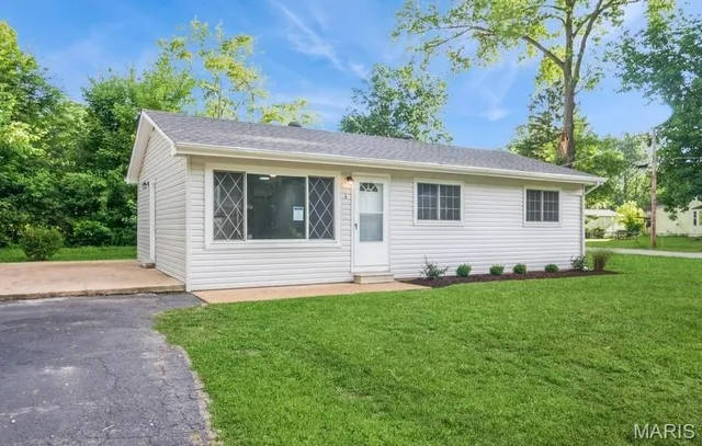 $209,000 | 4 Dixie, Fenton, MO 63026