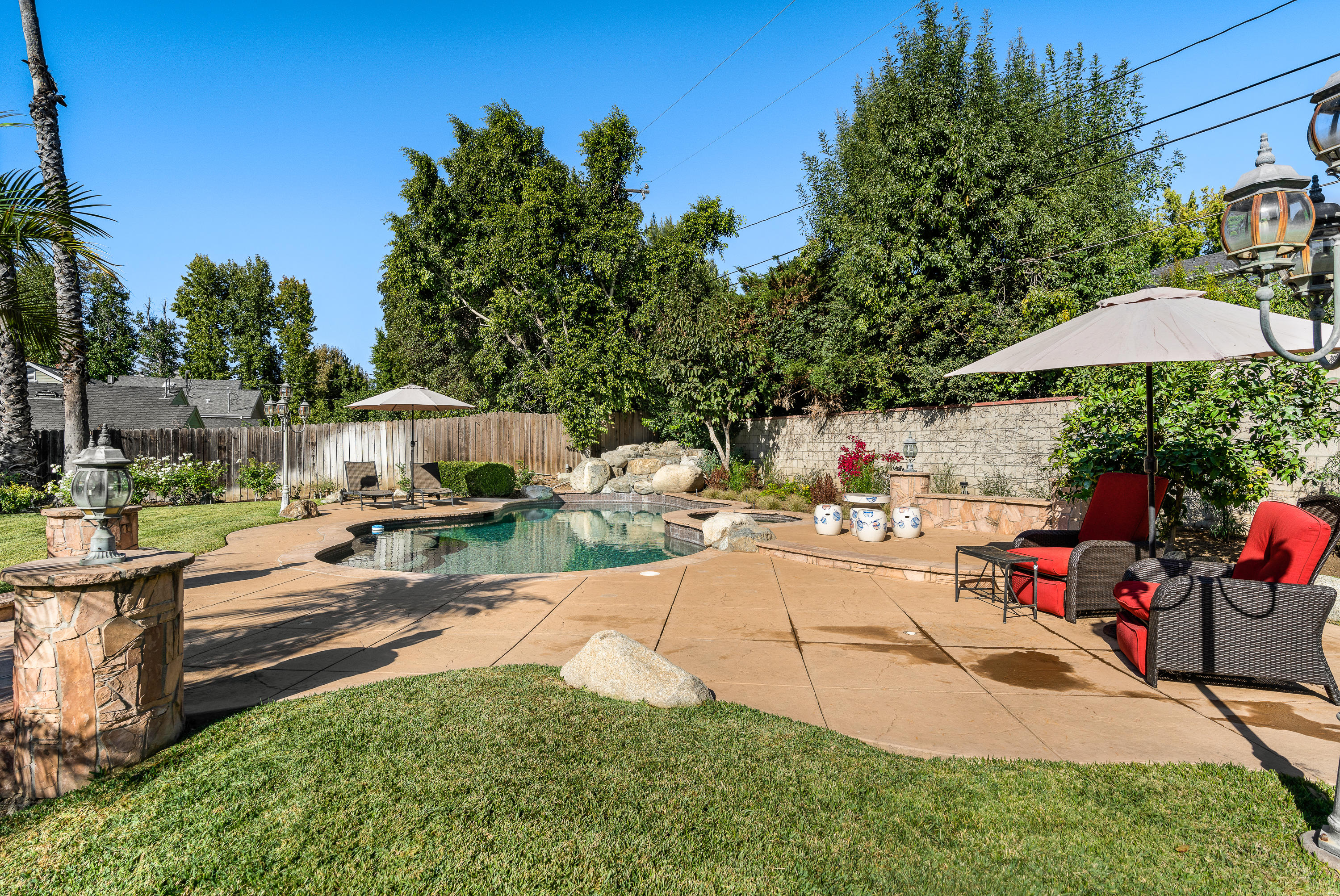 825 Chehalem Road La Canada Flintridge, CA 91011 - Photo 22 of 24 an outdoor space with patio and furniture