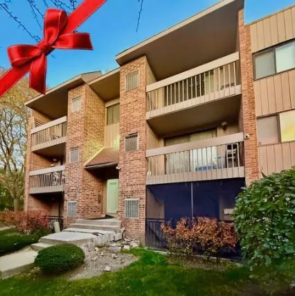 $1,800 | 1498 East Ports O Call Drive, Unit 2S, Palatine, IL 60074