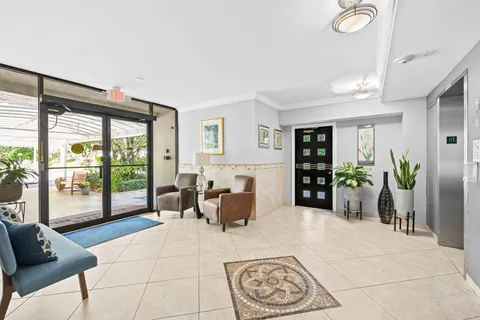 $260,000 | 808 Cypress Boulevard, Unit 206, Pompano Beach, FL 33069