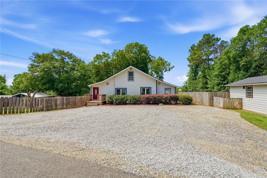 135 Grogan Road Northeast White, GA 30184 - Photo 3 of 27