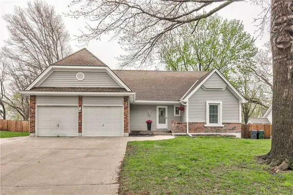 $464,900 | 14509 South Summertree Lane, Olathe, KS 66062