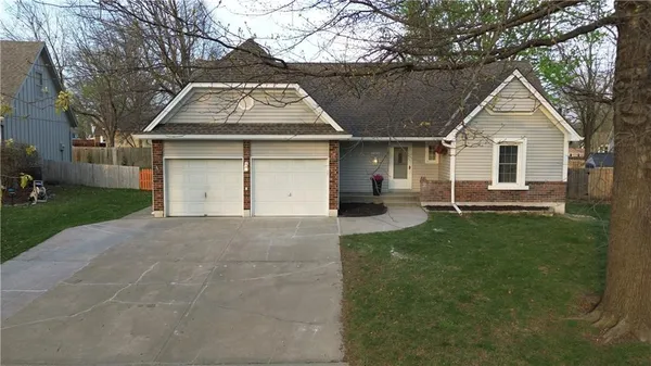 $464,900 | 14509 South Summertree Lane, Olathe, KS 66062