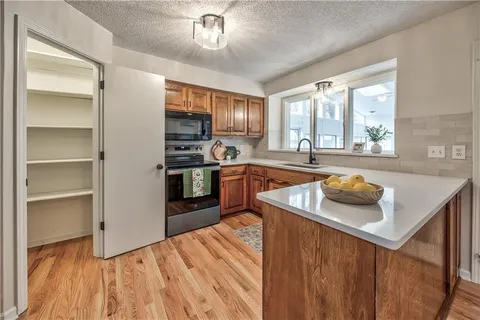 $464,900 | 14509 South Summertree Lane, Olathe, KS 66062