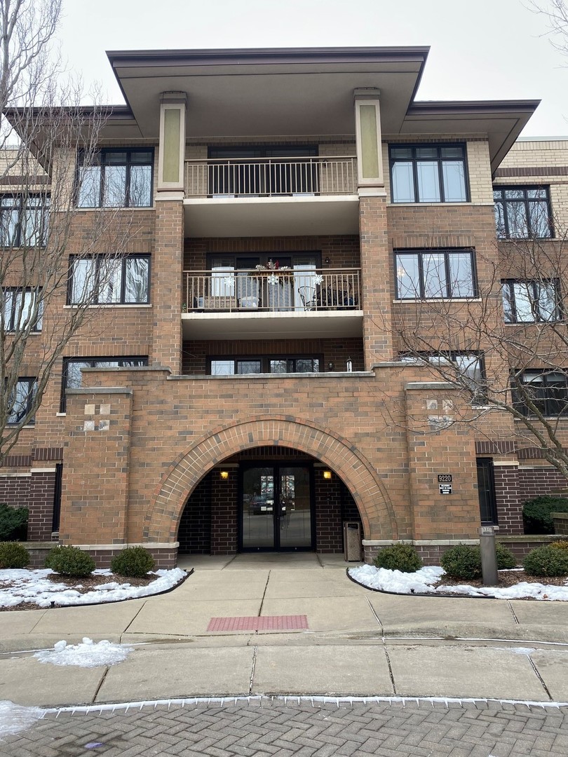 9220 East Prairie Road, Unit 401 Evanston, IL 60203 - Photo 1 of 10