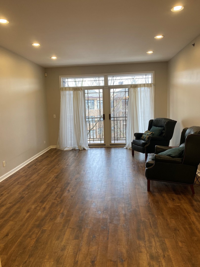 9220 East Prairie Road, Unit 401 Evanston, IL 60203 - Photo 2 of 10