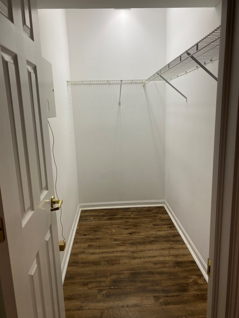 9220 East Prairie Road, Unit 401 Evanston, IL 60203 - Photo 9 of 10