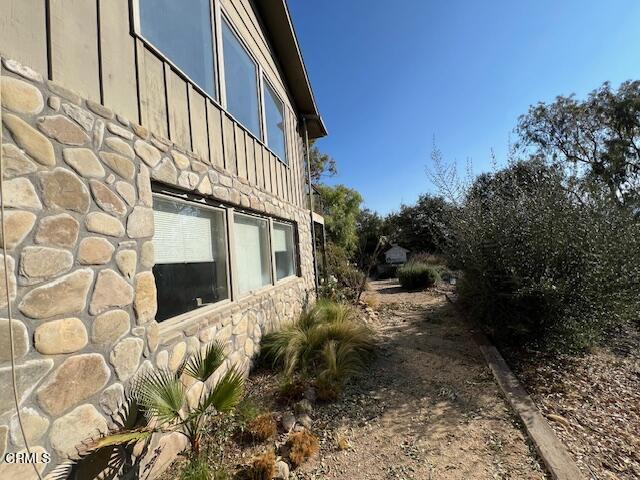 811 North Montgomery Street Ojai, CA 93023 - Photo 25 of 34 Side Yard