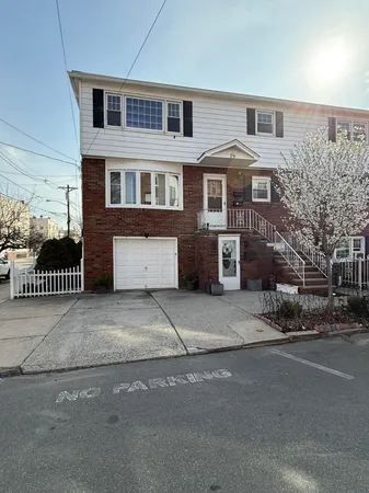 $3,200 | 79 Paterson Street, Unit 2, Jersey City, NJ 07307