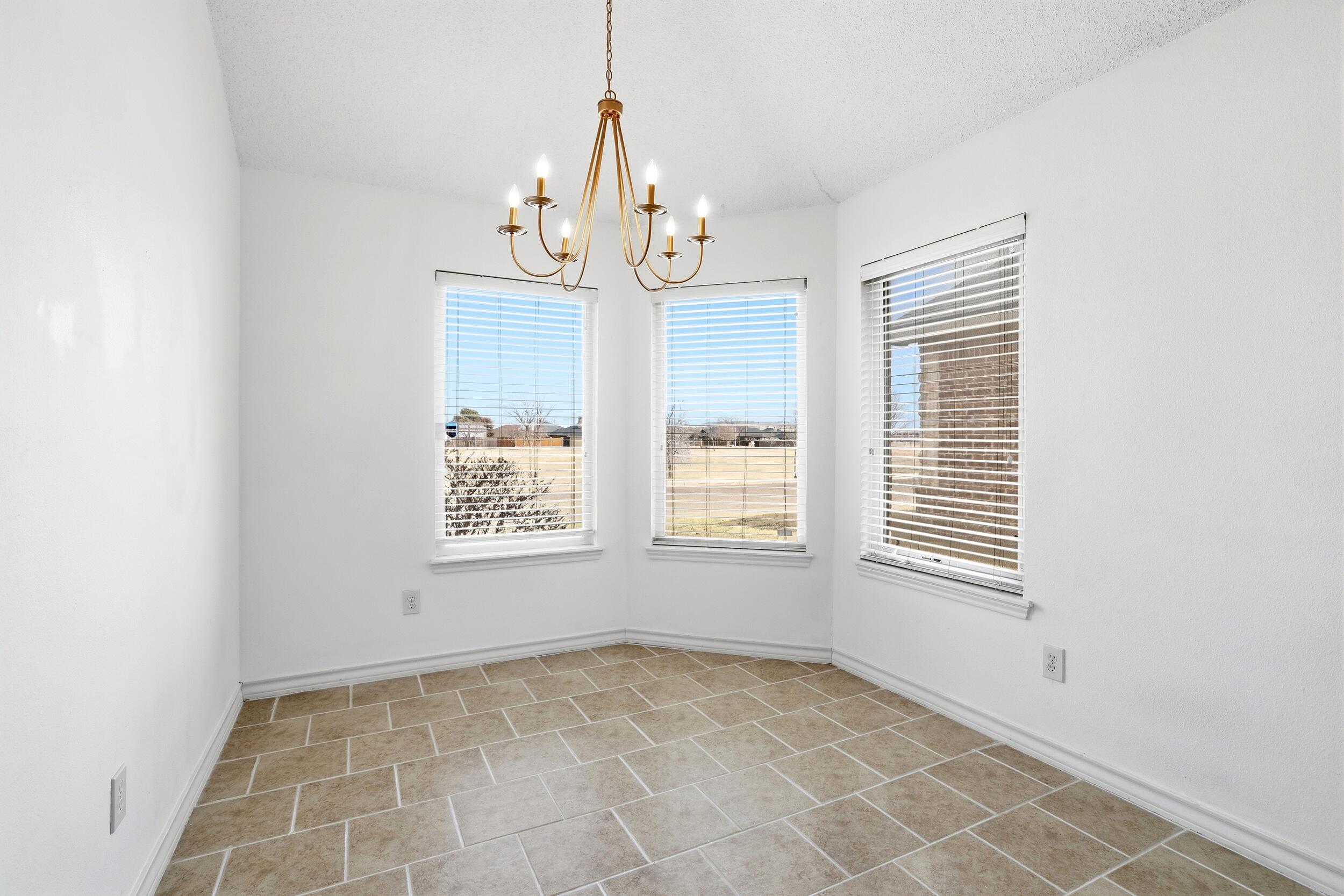 6005 100th Street Lubbock, TX 79424 - Photo 13 of 35 12_6638-3762%3adcim%2f102eosr5%2fimg_950