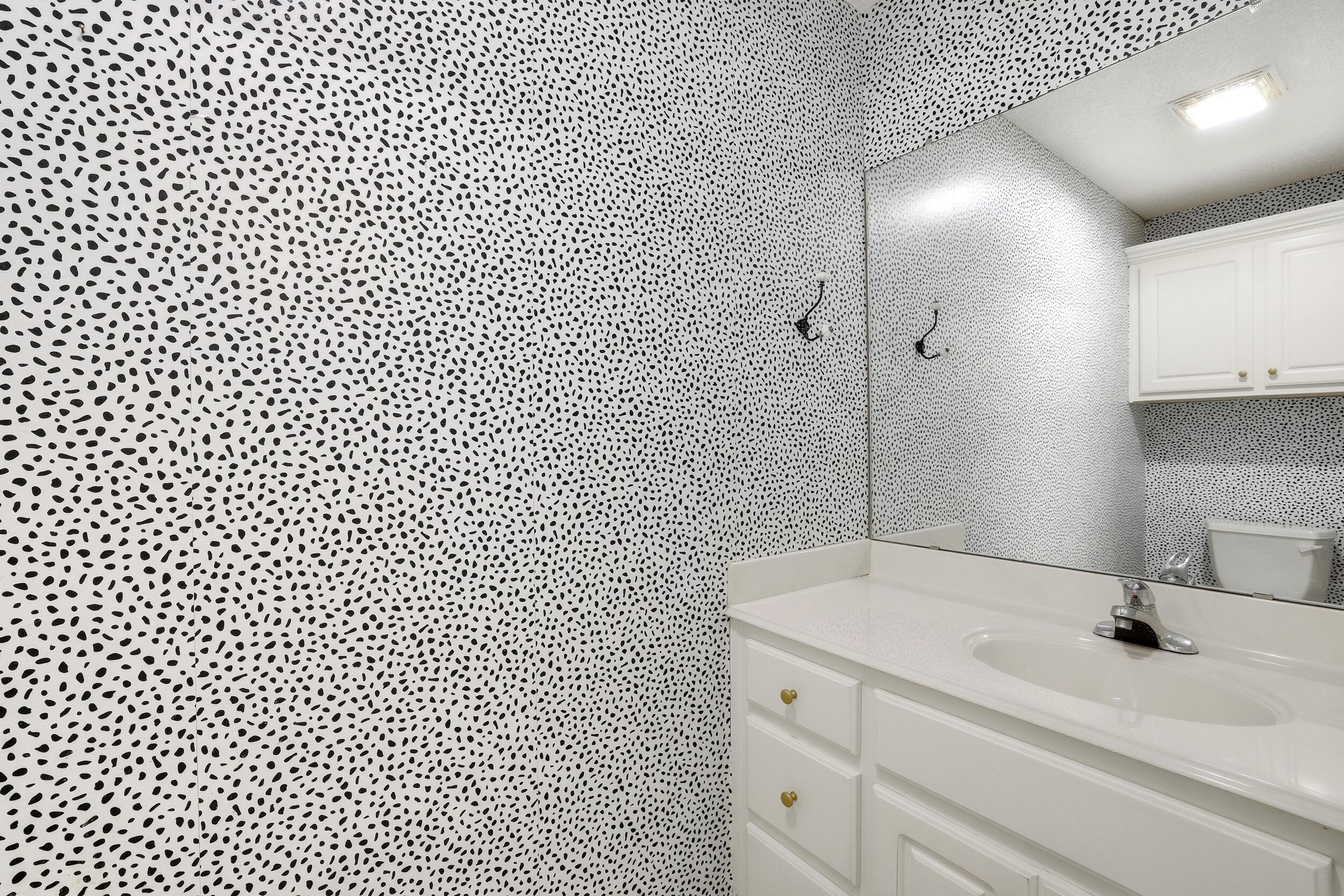 6005 100th Street Lubbock, TX 79424 - Photo 16 of 35 16_6638-3762%3adcim%2f102eosr5%2fimg_954