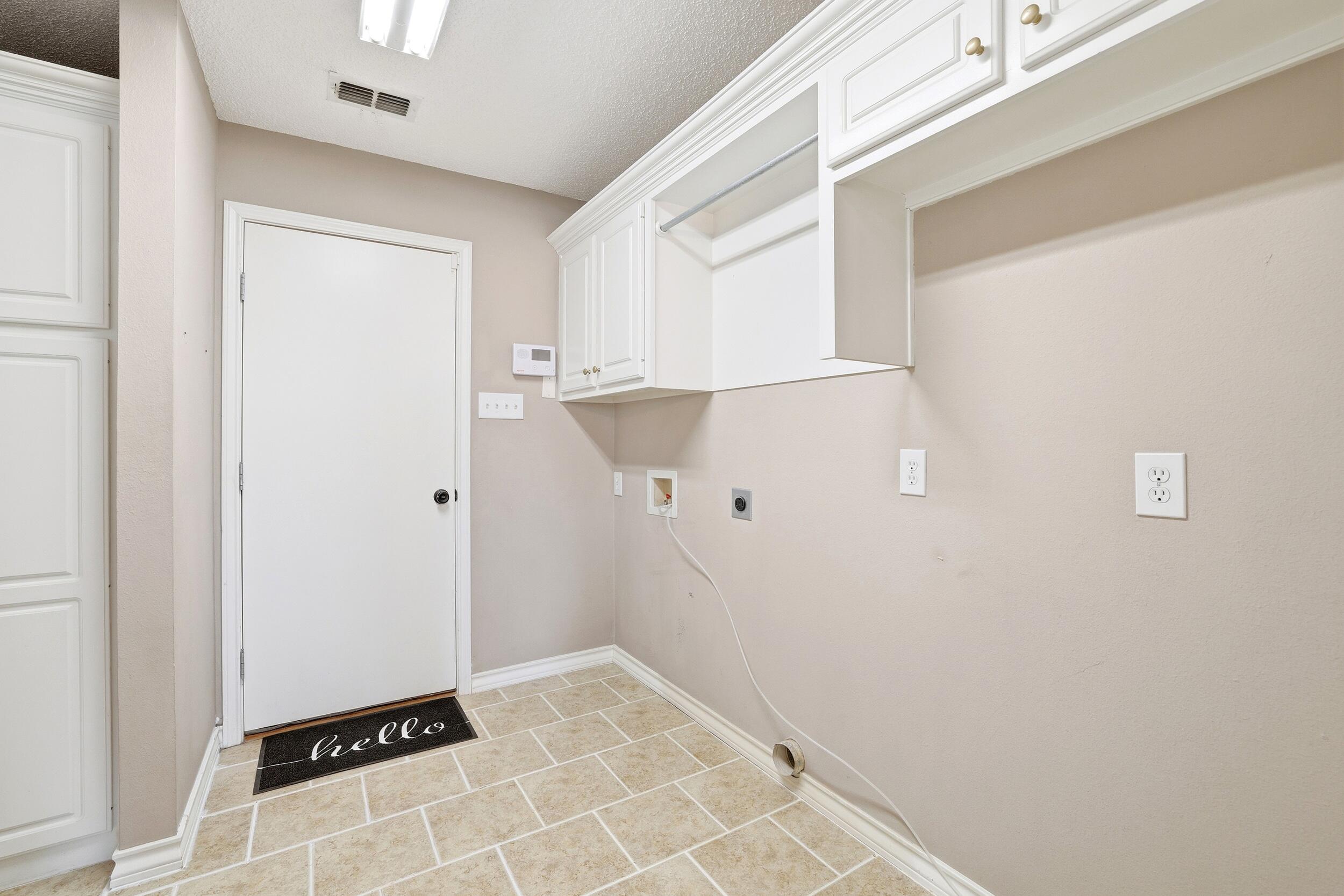 6005 100th Street Lubbock, TX 79424 - Photo 30 of 35 15_6638-3762%3adcim%2f102eosr5%2fimg_953