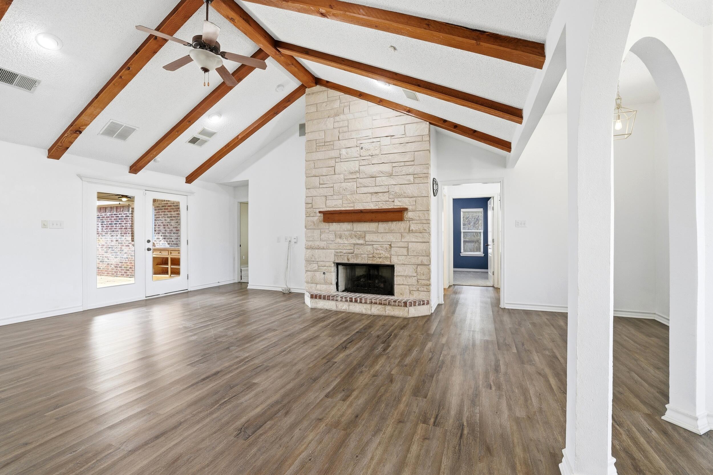 6005 100th Street Lubbock, TX 79424 - Photo 8 of 35 8_img_9380