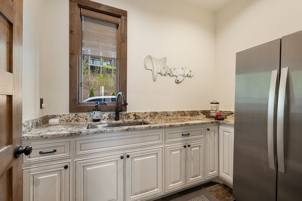 585 Blue Ridge Heights Drive Blue Ridge, GA 30513 - Photo 12 of 75