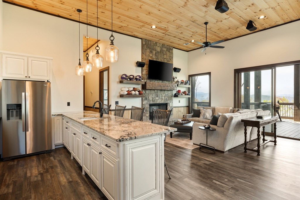 585 Blue Ridge Heights Drive Blue Ridge, GA 30513 - Photo 23 of 75