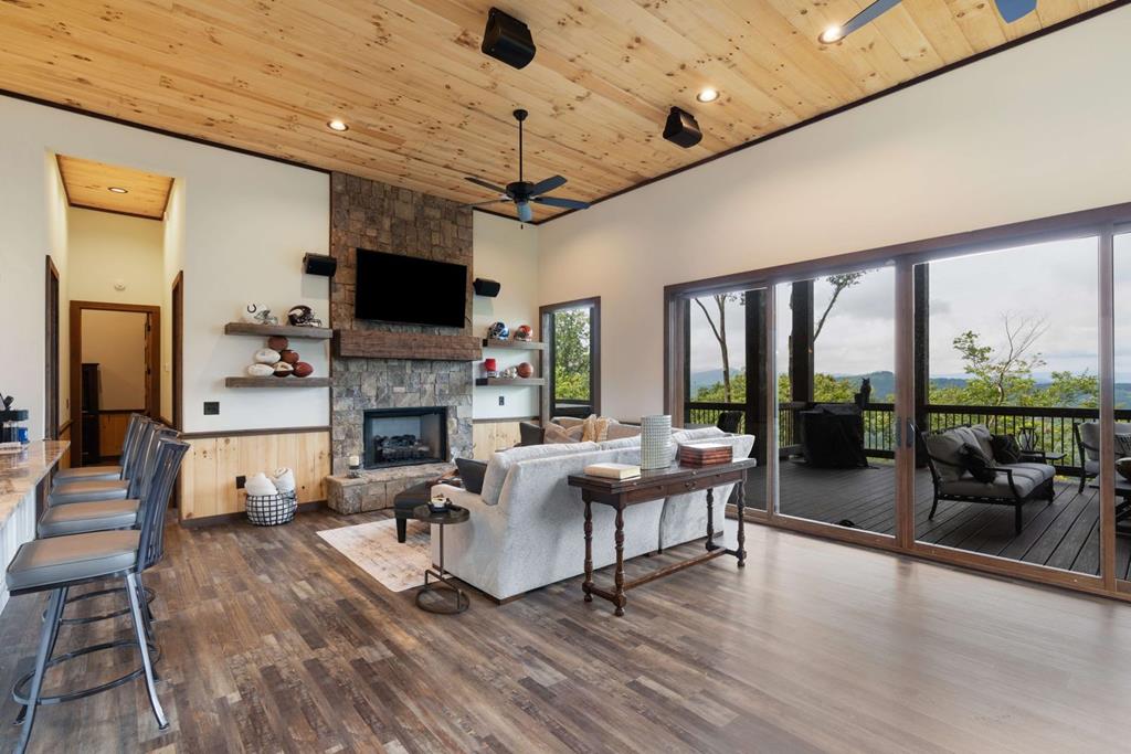 585 Blue Ridge Heights Drive Blue Ridge, GA 30513 - Photo 8 of 75