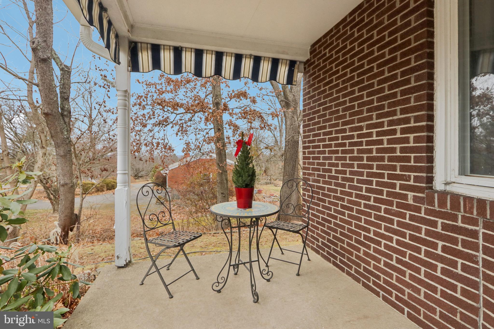 980 Bear Tavern Road Titusville, NJ 08560 - Photo 66 of 66 a view of entryway with a flower pot and a bookshelf