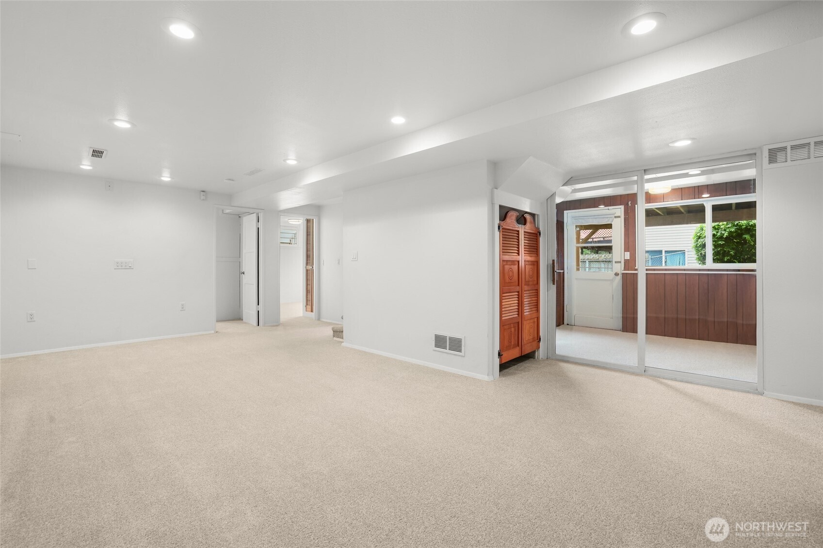 2402 Union Avenue Northeast Renton, WA 98059 - Photo 24 of 39