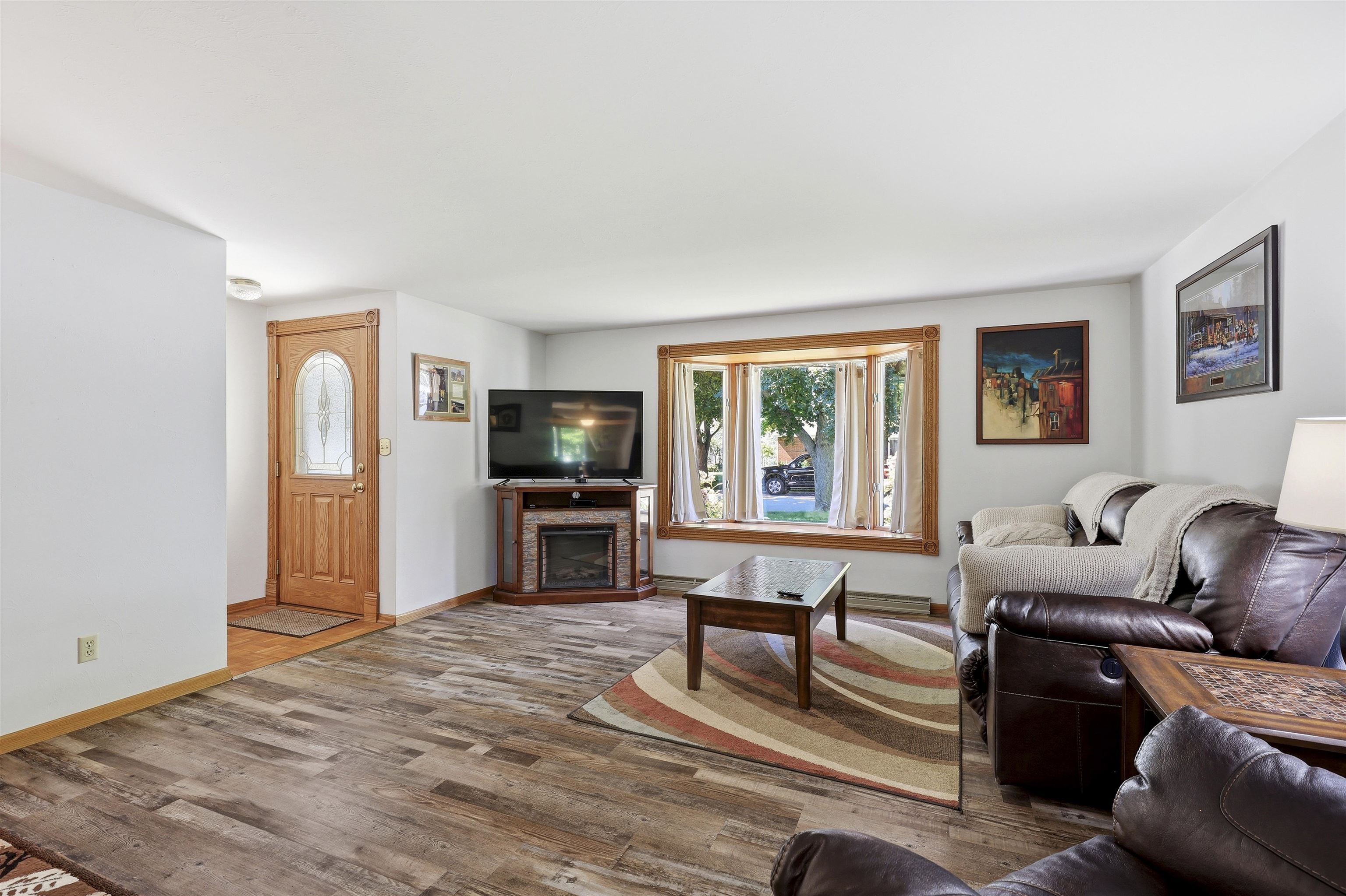 1530 Glen Road Green Bay, WI 54313 - Photo 3 of 34