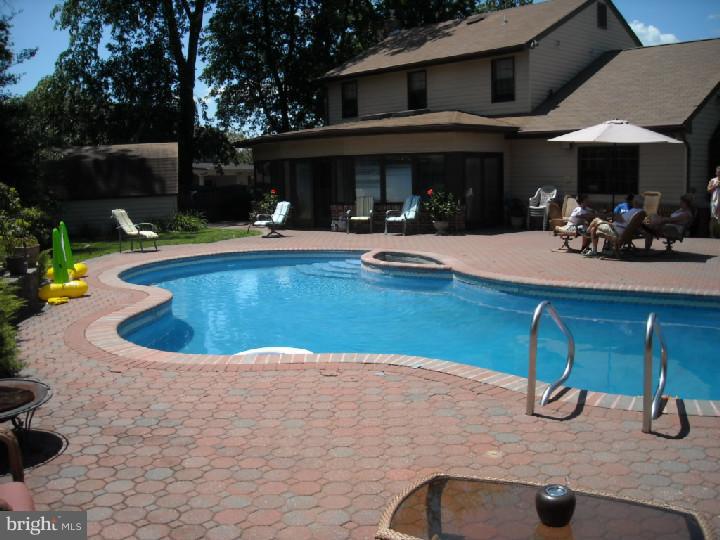 202 Shenandoah Road Cinnaminson, NJ 08077 - Photo 11 of 13 Pool